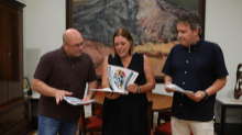 Fotografía La presidenta del Parlamento de Canarias, Astrid Pérez, recibe el XIII Informe sobre el estado de la pobreza 