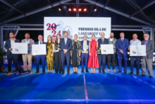 Fotografía La presidenta del Parlamento asiste a la gala de entrega de los Premios Isla de Lanzarote y distinguidos del Turismo 2024 