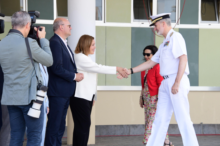 Fotografía Astrid Pérez asiste en Gran Canaria al homenaje a las Fuerzas Armadas con Su Majestad el Rey