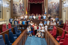 Fotografía El Parlamento recibe a los niños y niñas saharauis del proyecto ‘Vacaciones en Paz 2025’ 