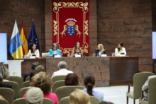 Fotografía El Parlamento acoge las IX Jornadas sobre el  cáncer de mama organizadas por Ámate 