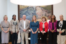Fotografía La voz femenina africana resuena en el Parlamento de Canarias
