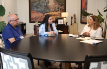 Fotografía El Parlamento de Canarias finalizará en agosto la restauración del óleo histórico oculto durante décadas en el hemiciclo 