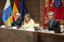 Fotografía El Parlamento de Canarias acoge un encuentro jurídico de alto nivel sobre viviendas turísticas y delitos urbanísticos