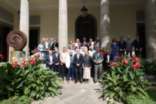 Fotografía El pleno aprueba la Ley de Municipios Turísticos de Canarias y la nueva Ley Canaria de la Ciencia