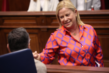 Fotografía El Parlamento de Canarias aprueba una iniciativa para solicitar la Medalla de Oro de Canarias para Pepe Dámaso 