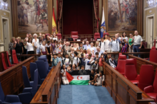 Fotografía El Parlamento de Canarias recibe a los niños y niñas saharauis del programa “Vacaciones en Paz 2026” 