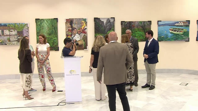Inauguración de la exposición "El arte nos hace libres", organizada por el Centro de Educación de Personas Adultas Farola de Santa Cruz