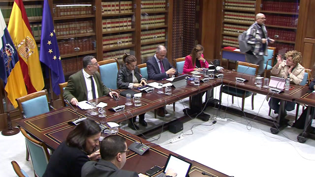 Educación, Formación Profesional y Deportes en Sala de Biblioteca