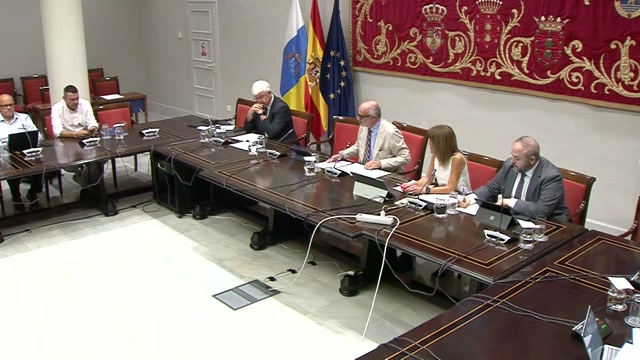 De Relaciones con la Audiencia de Cuentas de Canarias en Sala de los Cabildos
