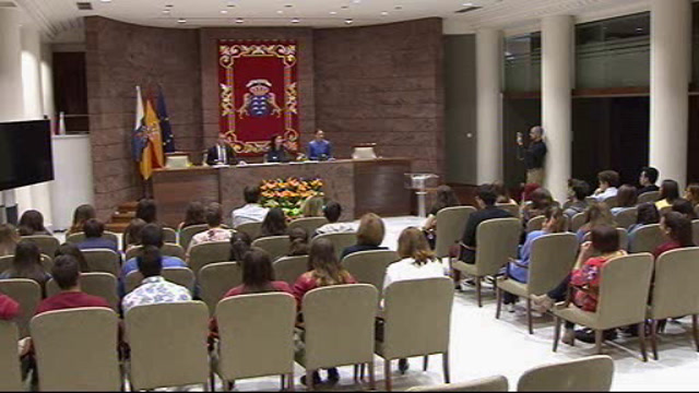 Entrega de diplomas al equipo ganador del concurso Euroscola: IES Santa Ana de Candelaria