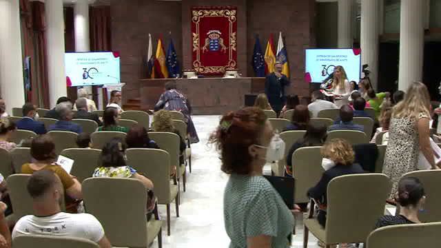 Acto de entrega de galardones con motivo del 30.º aniversario de la Asociación de Hemofilia en la Provincia de Santa Cruz de Tenerife (AHETE)