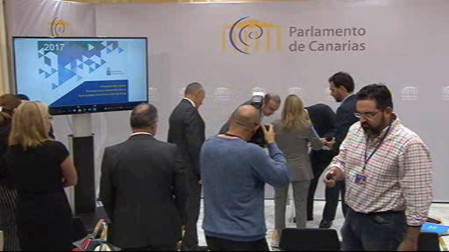 Rueda de Prensa con motivo de la entrega del proyecto de Ley de Presupuestos Generales de la Comunidad Autónoma de Canarias para el ejercicio 2017